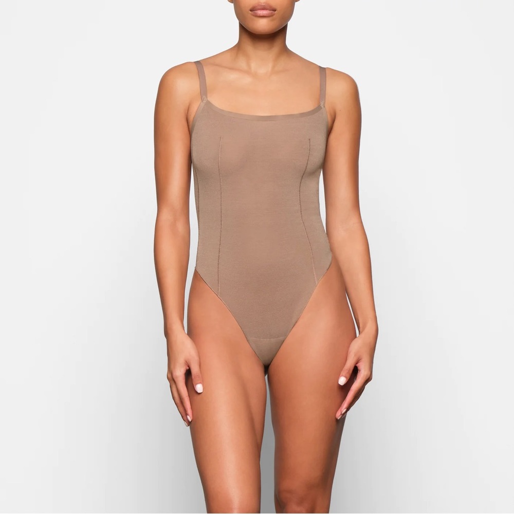 Skims Power Mesh Bodysuit (Sienna)